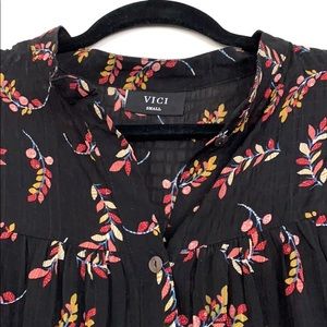 Vici Collection top perfect for fall layering